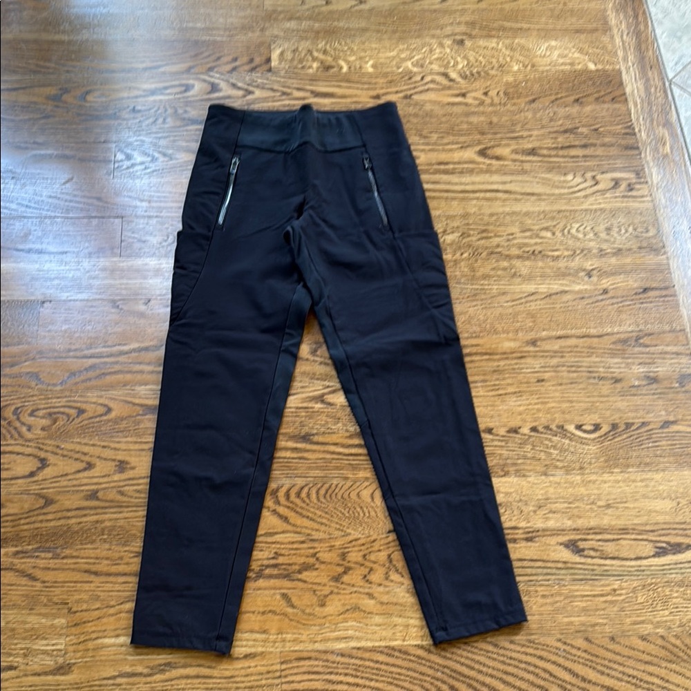 Women’s Black Cargo Pants Tapered Fit from Athleta SZ OP
